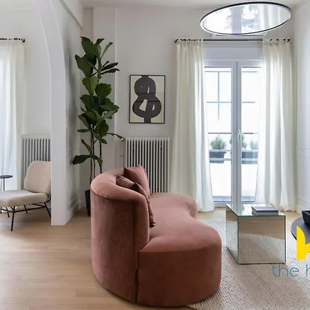 Apartment Athenian Elegance, Ensuite Whirlpool & Fireplace Near Acropolis